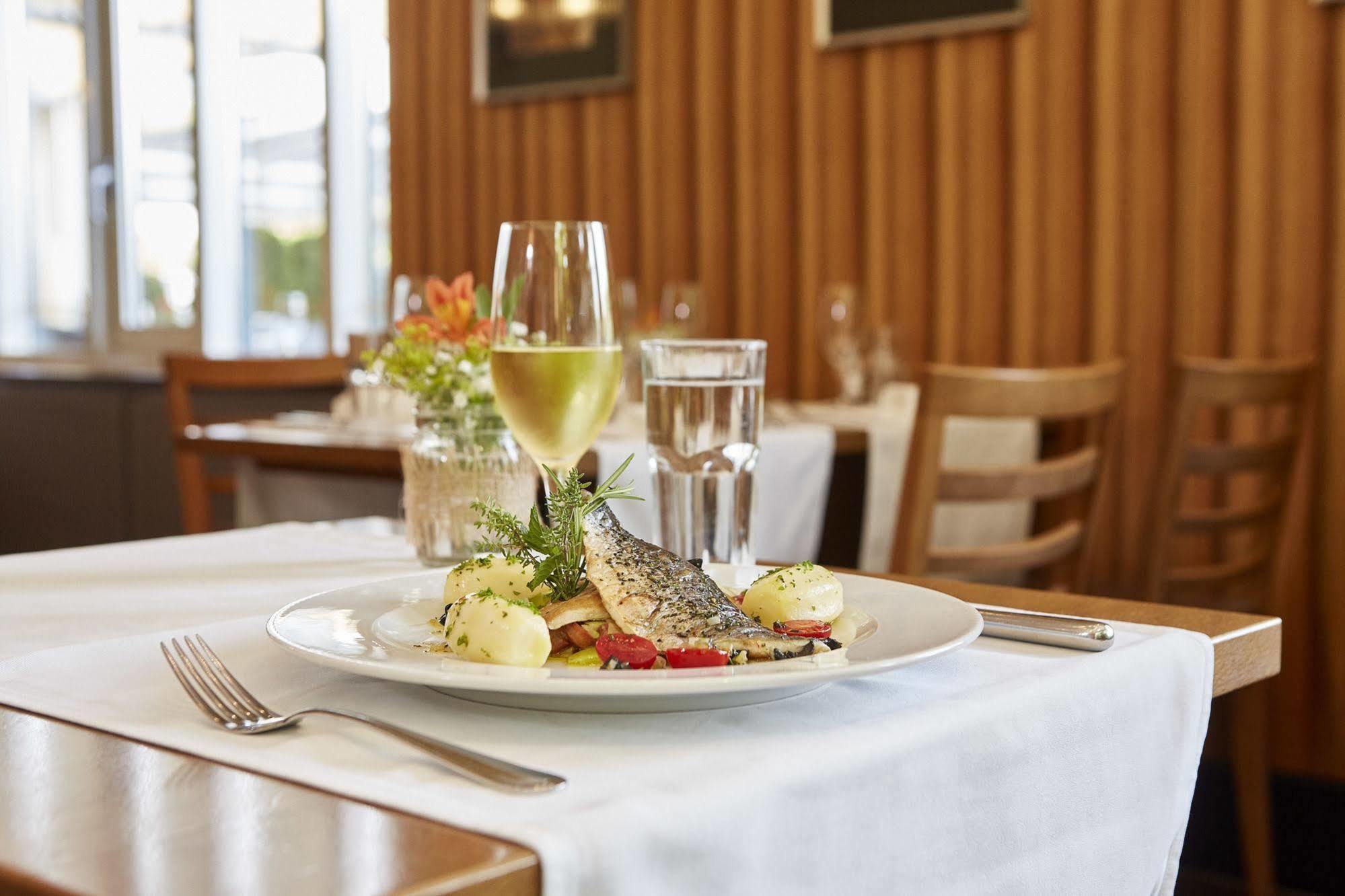 Geroldswil Swiss Quality Hotel Exterior foto
